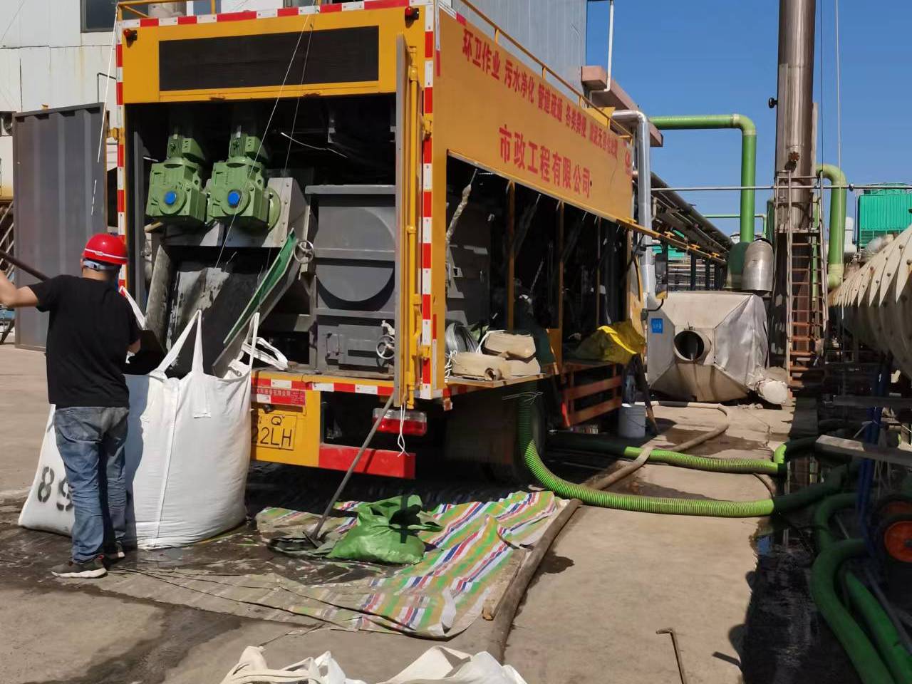 鄱阳淤泥压干处理